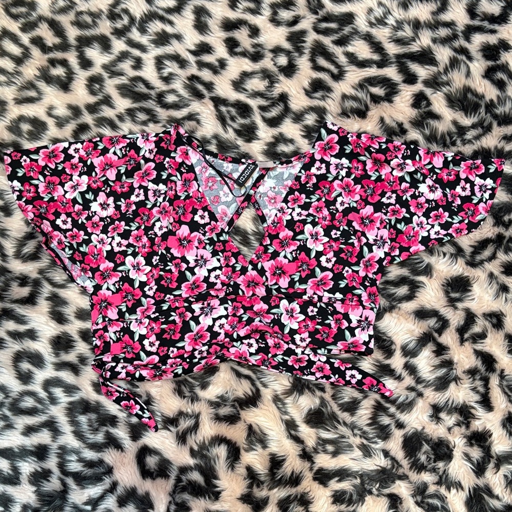 H&M Pink and Black Floral Cropped Wrap Top Blouse w/ Open Triangle Back